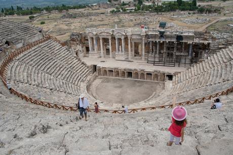 PAMUKKALE: EL CASTILLO DE ALGODÓN La ciudad fue establecida por el rey de Pérgamo en el 180 a.C. Foto: Sara Gordón