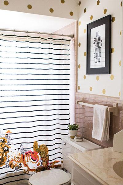 Cómo combinar flores y rayas sin morir en el intento. Cómo combinar flores y rayas sin morir en el intento.