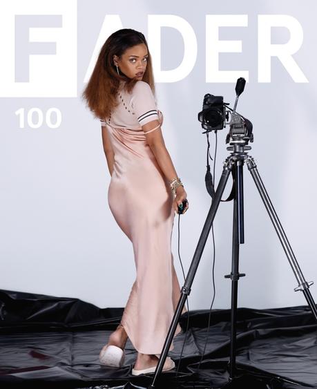 Rihanna posa para FADER Magazine