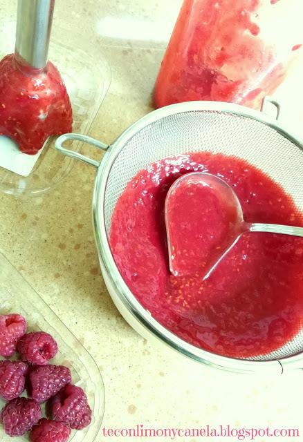 SEMIFRIO CON VETAS DE FRAMBUESA - RETO COCINILLAS SEPTIEMBRE 2015 SEMIFRIO CON VETAS DE FRAMBUESA - RETO COCINILLAS SEPTIEMBRE 2015