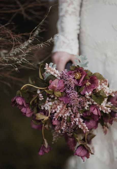 Purple bouquet for the rustic wedding: 