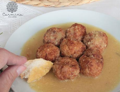 ALBÓNDIGAS EN SALSA DE ALMENDRAs