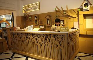 Un restaurante hecho de cartón Un restaurante hecho de cartón