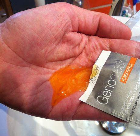 El sobre contiene una mascarilla para una vez y tiene una textura gelatinosa. Cómo elegir la mejor mascarilla para el rostro