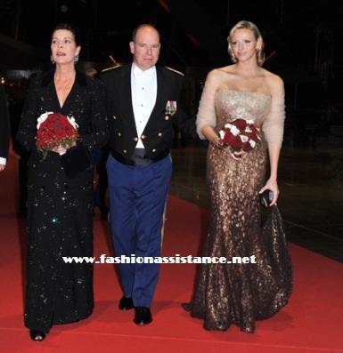 Charlene Wittstock, de Armani Privé, deslumbrante en el baile de gala del Día Nacional de Mónaco Charlene Wittstock, de Armani Privé, deslumbrante en el baile de gala del Día Nacional de Mónaco