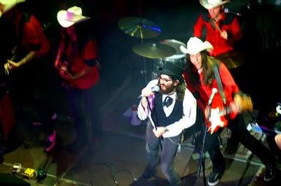 Noche de rock con sabor a surf, frontera y clásicos Noche de rock con sabor a surf, frontera y clásicos