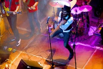 Noche de rock con sabor a surf, frontera y clásicos Noche de rock con sabor a surf, frontera y clásicos