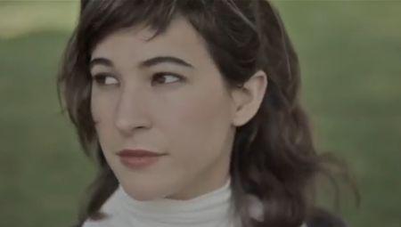 “Todos los trenes van a París”: el desencanto y la esperanza de un amor “Todos los trenes van a París”: el desencanto y la esperanza de un amor