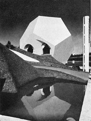 Símbolo y Alegoría: 1962, Rafael Iglesia observa la Exposición del Sesquicentenario Símbolo y Alegoría: 1962, Rafael Iglesia observa la Exposición del Sesquicentenario