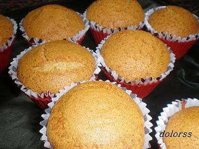 MAGDALENAS DE MIEL Y YOGUR MAGDALENAS DE MIEL Y YOGUR