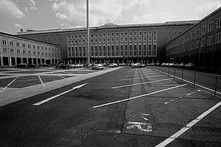 muerte, pérdida y olvido en TEMPELHOF muerte, pérdida y olvido en TEMPELHOF