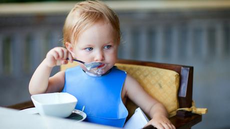 Hora de comida y cena, hábitos y rutinas en la mesa desde la infancia