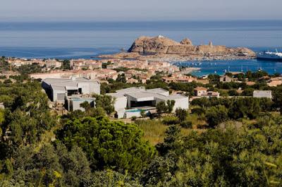 Casa Vanguardista en Monticello Casa Vanguardista en Monticello