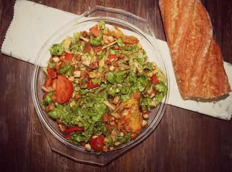 SOPA MINESTRONE ESPECIADA & ENSALADA CON PECHUGAS EN POLENTA SOPA MINESTRONE ESPECIADA & ENSALADA CON PECHUGAS EN POLENTA