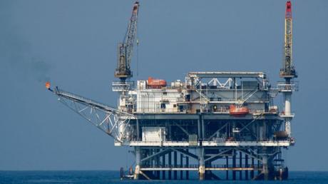 Por qué Estados Unidos guarda 700 millones de barriles de petróleo en unas cavernas Plataforma petrolera