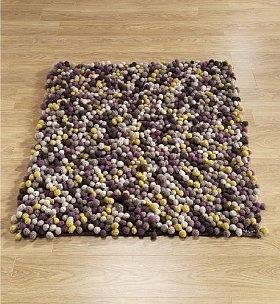 pebble rug: 