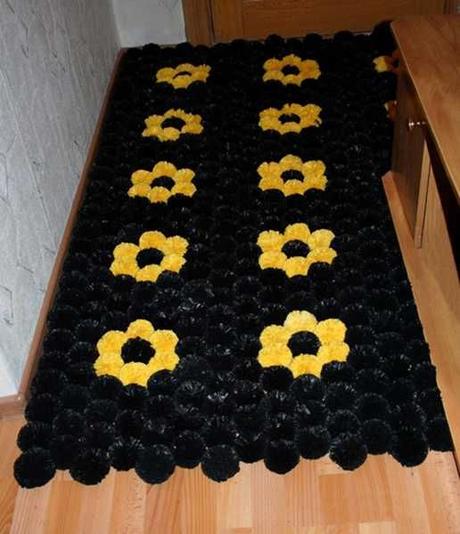 floor mat made of plastic bag pompons: 