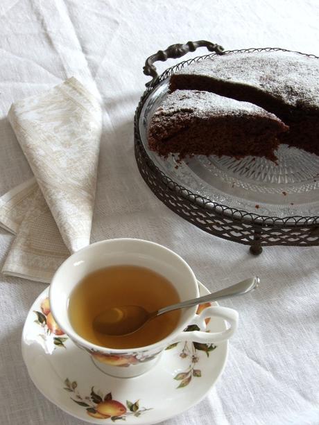 En la cocina, bizcocho de chocolate