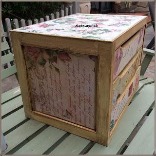 Cajonera con decoupage