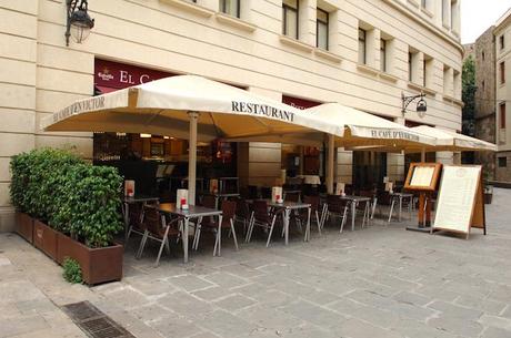Café d’en Victor, un clásico del Gótico que lleva 25 años sirviendo comida de mercado al lado de la Catedral terraza cafe den victor