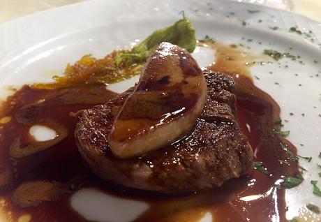 Café d’en Victor, un clásico del Gótico que lleva 25 años sirviendo comida de mercado al lado de la Catedral Solomillo con reducción de Pedro Ximenez