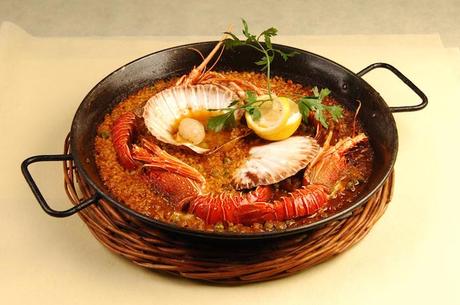 Café d’en Victor, un clásico del Gótico que lleva 25 años sirviendo comida de mercado al lado de la Catedral paella de langosta Cafe den Victor