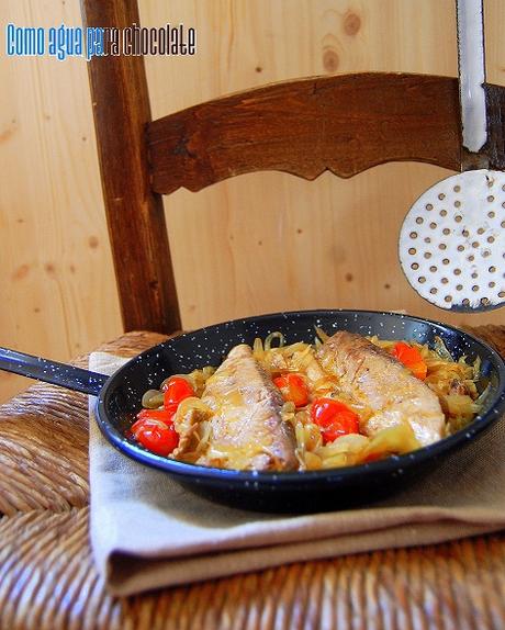 BONITO ENCEBOLLADO CON TOMATES CHERRYS. BONITO ENCEBOLLADO CON TOMATES CHERRYS.