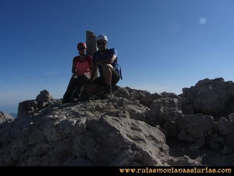 Ruta Cabrones, Torrecerredo, Dobresengos, Caín: Cima del Torrecerredo