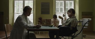 Life feels Good. La vida tras una ventana Life feels Good. La vida tras una ventana