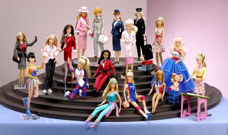 Barbie se convierte en icono fashion después de 56 años de vida Barbie-the-icon_mostra-milano_paris