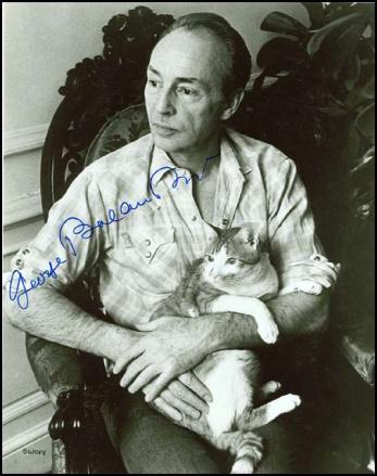 El gato Mourka, el coreógrafo y la bailarina George Balanchin y Mourka