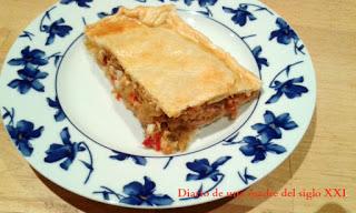 Empanada de pisto, huevo y atún Empanada de pisto, huevo y atún