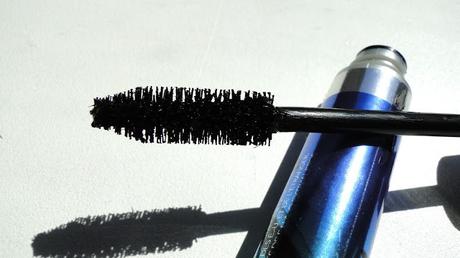 Bold Lacquer by Grow Luscious de Revlon a examen. Bold Lacquer by Grow Luscious de Revlon a examen.