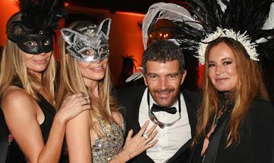 Cara Delevingne, Antonio Banderas en fiesta de máscaras