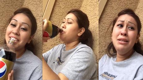 Mujer llora al probar la soda por primera vez Mujer llora al probar la soda por primera vez