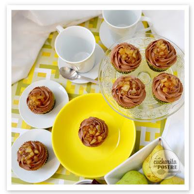 CUPCAKES DE CHOCOLATE Y PERA / PEAR AND CHOCOLATE CUPCAKES CUPCAKES DE CHOCOLATE Y PERA / PEAR AND CHOCOLATE CUPCAKES