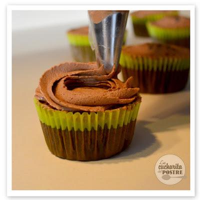 CUPCAKES DE CHOCOLATE Y PERA / PEAR AND CHOCOLATE CUPCAKES CUPCAKES DE CHOCOLATE Y PERA / PEAR AND CHOCOLATE CUPCAKES