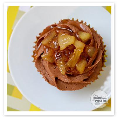 CUPCAKES DE CHOCOLATE Y PERA / PEAR AND CHOCOLATE CUPCAKES CUPCAKES DE CHOCOLATE Y PERA / PEAR AND CHOCOLATE CUPCAKES