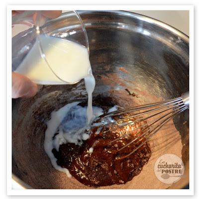 CUPCAKES DE CHOCOLATE Y PERA / PEAR AND CHOCOLATE CUPCAKES CUPCAKES DE CHOCOLATE Y PERA / PEAR AND CHOCOLATE CUPCAKES