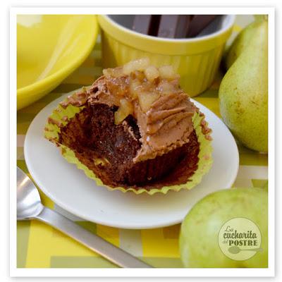 CUPCAKES DE CHOCOLATE Y PERA / PEAR AND CHOCOLATE CUPCAKES CUPCAKES DE CHOCOLATE Y PERA / PEAR AND CHOCOLATE CUPCAKES