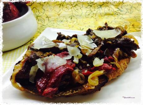 Tosta de setas, pimientos y parmesano Yosta de setas, pimiento y parmesano 3