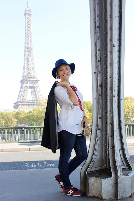 Camisa con lazo en el cuello Camisa con lazo en el cuello