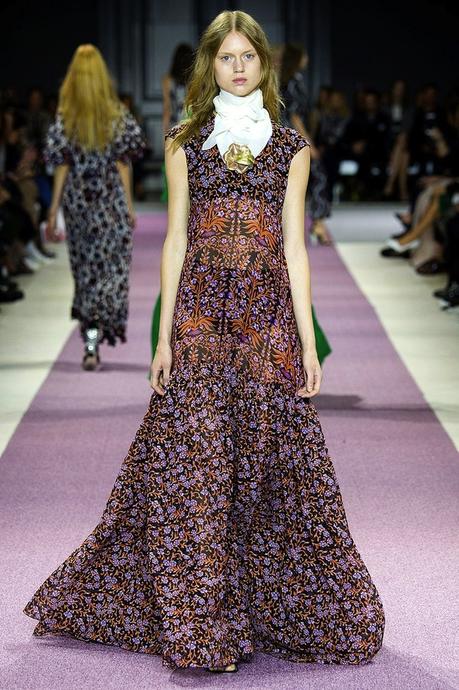 FASHION WEEK: PARIS IS CALLING FASHION WEEK: PARIS IS CALLING