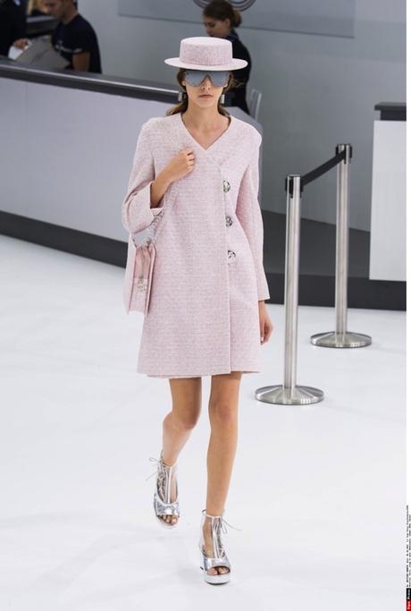 FASHION WEEK: PARIS IS CALLING FASHION WEEK: PARIS IS CALLING