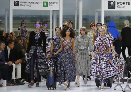 FASHION WEEK: PARIS IS CALLING FASHION WEEK: PARIS IS CALLING