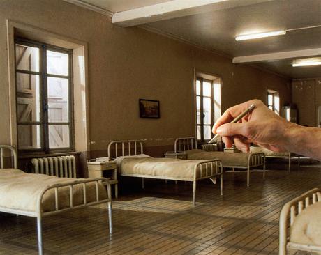Un museo francés dedicado a más de 100 miniaturas hiperrealistas de sets de películas Le dortoir - Miniature de Dan Ohlmann