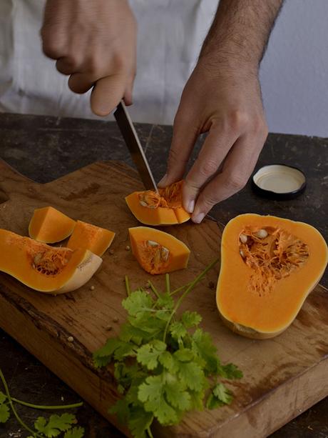 CURRY DE GARBANZOS CON LECHE DE COCO Y CALABAZA CURRY DE GARBANZOS CON LECHE DE COCO Y CALABAZA