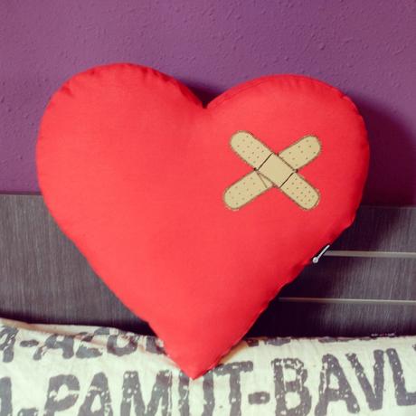 cojin con forma de corazon para regalar en san valentin cojin con forma de corazon para regalar en san valentin