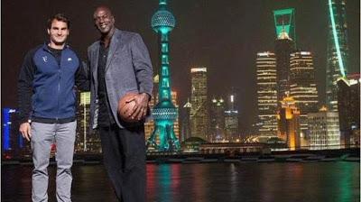 Roger Federer y Michael Jordan se encontraron en Shanghái Roger Federer y Michael Jordan se encontraron en Shanghái