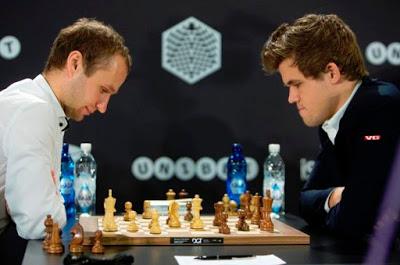 Magnus Carlsen en el Campeonato del Mundo de Ajedrez Rápido, Berlín 2015 (XI) Magnus Carlsen en el Campeonato del Mundo de Ajedrez Rápido, Berlín 2015 (XI)